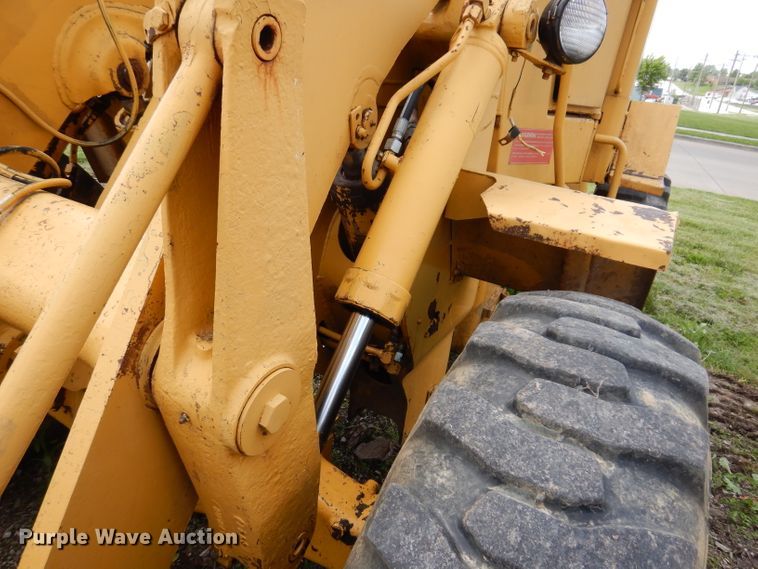image for item IQ9506 1981 Caterpillar 920  wheel loader