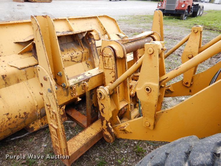 image for item IQ9506 1981 Caterpillar 920  wheel loader