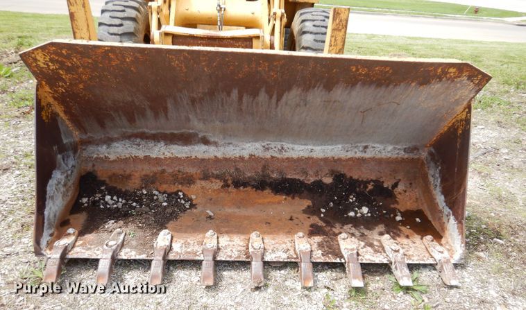 image for item IQ9506 1981 Caterpillar 920  wheel loader