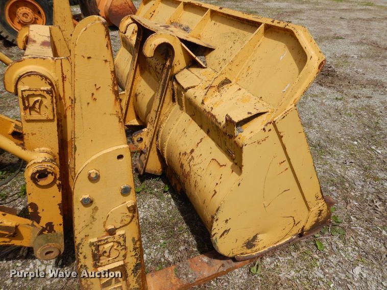 image for item IQ9506 1981 Caterpillar 920  wheel loader