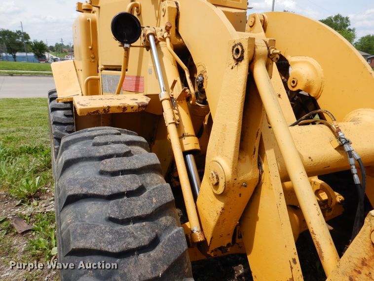 image for item IQ9506 1981 Caterpillar 920  wheel loader