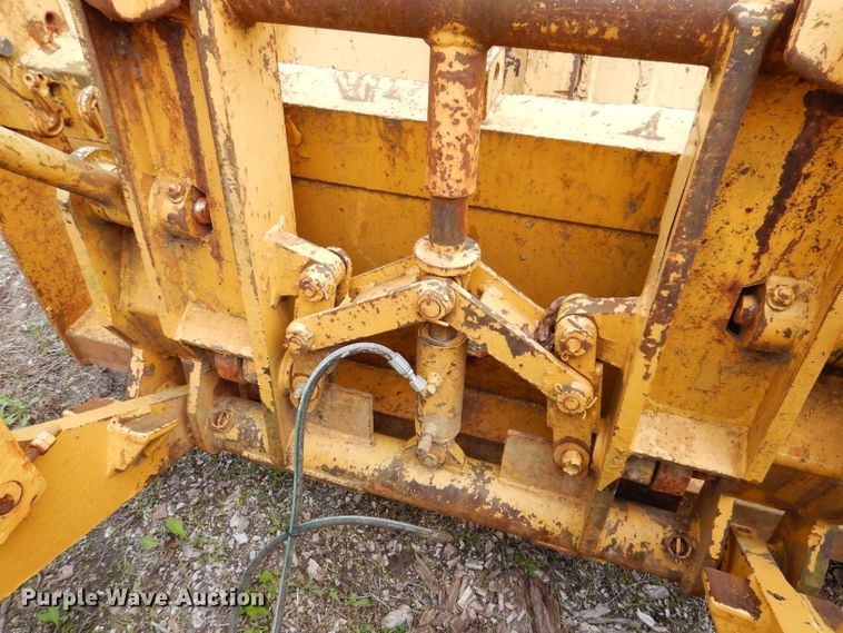 image for item IQ9506 1981 Caterpillar 920  wheel loader