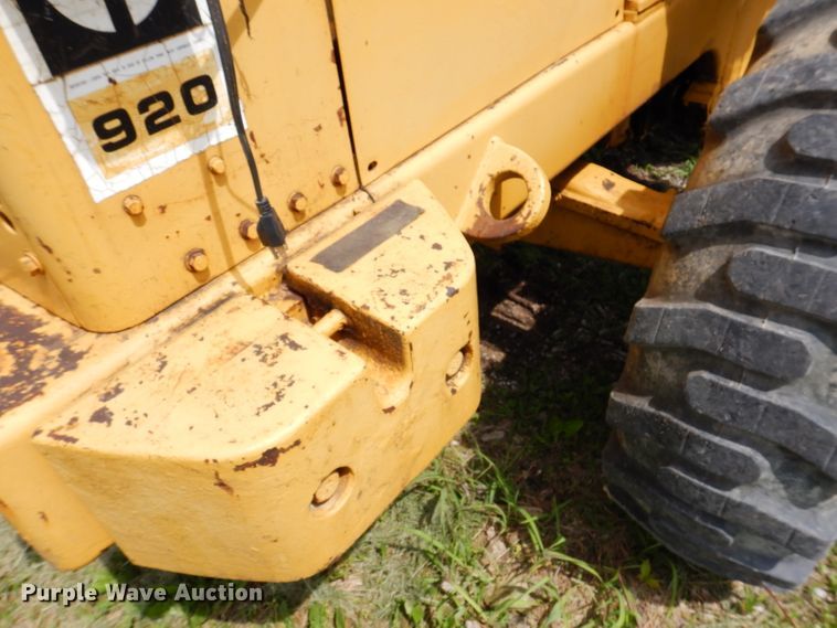 image for item IQ9506 1981 Caterpillar 920  wheel loader