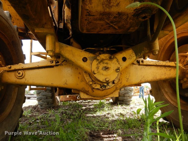 image for item IQ9506 1981 Caterpillar 920  wheel loader