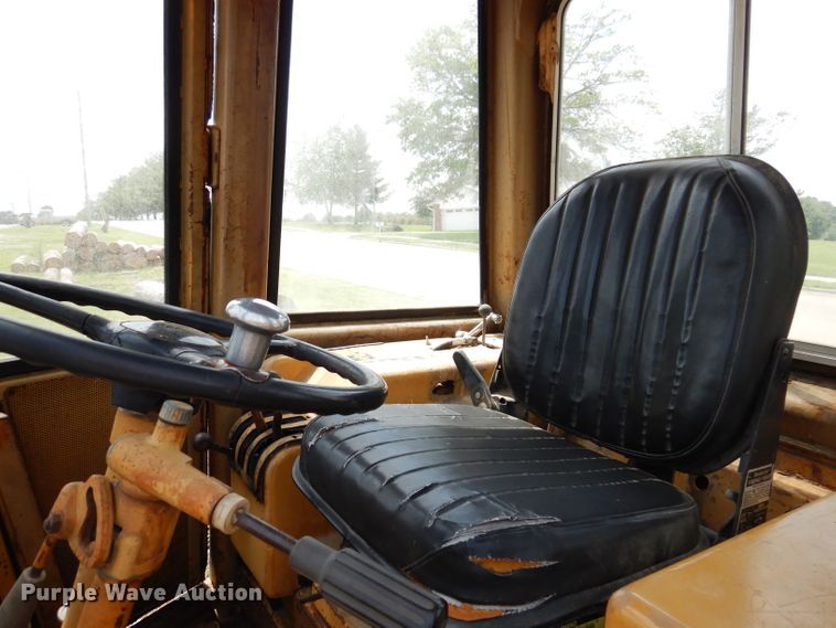 image for item IQ9506 1981 Caterpillar 920  wheel loader