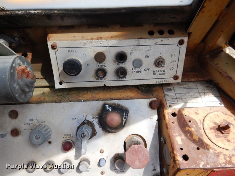 image for item IQ9506 1981 Caterpillar 920  wheel loader