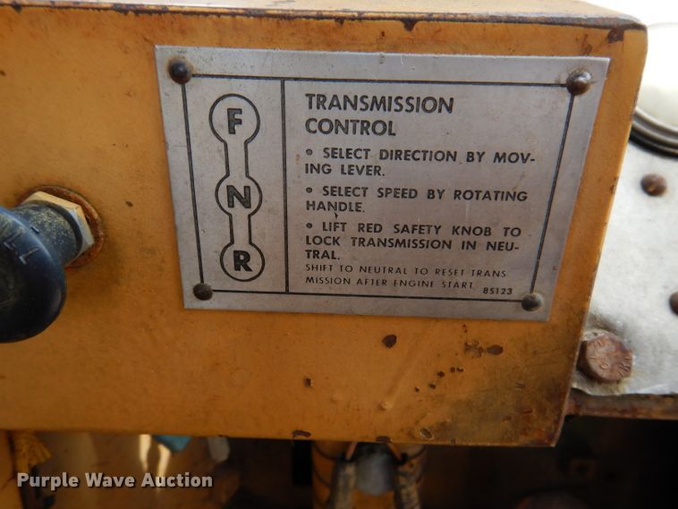 image for item IQ9506 1981 Caterpillar 920  wheel loader