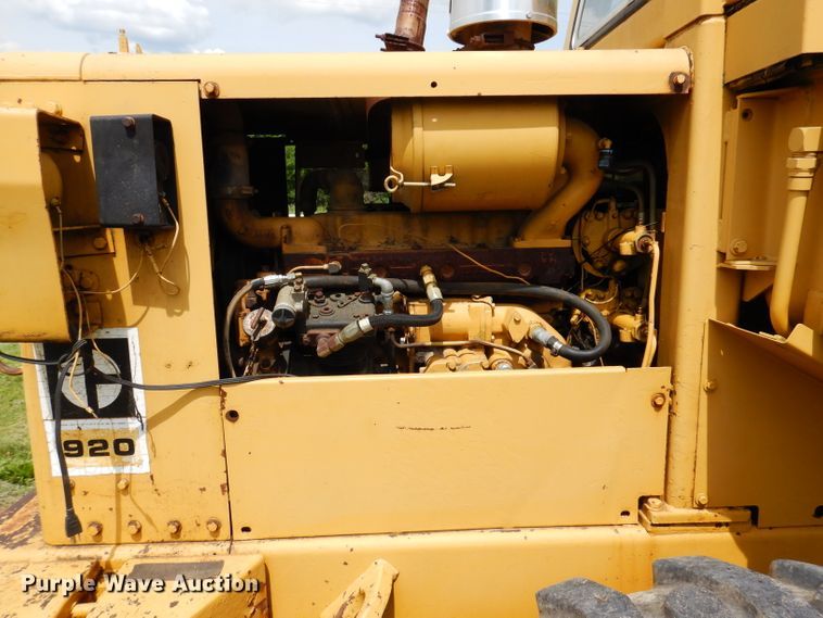 image for item IQ9506 1981 Caterpillar 920  wheel loader