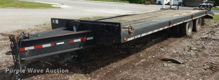 image for item IQ9510 2002 Pro equipment trailer