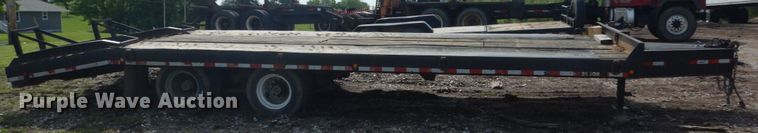 image for item IQ9510 2002 Pro equipment trailer