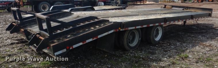 image for item IQ9510 2002 Pro equipment trailer