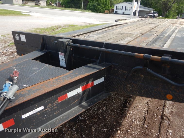 image for item IQ9510 2002 Pro equipment trailer