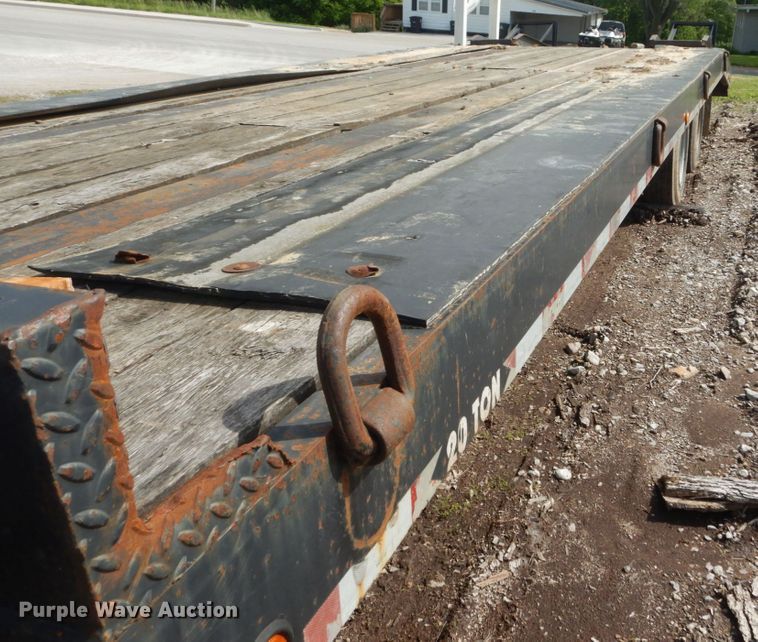 image for item IQ9510 2002 Pro equipment trailer