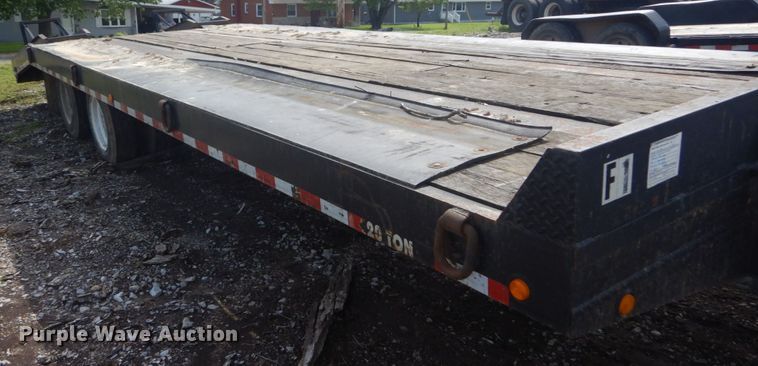 image for item IQ9510 2002 Pro equipment trailer