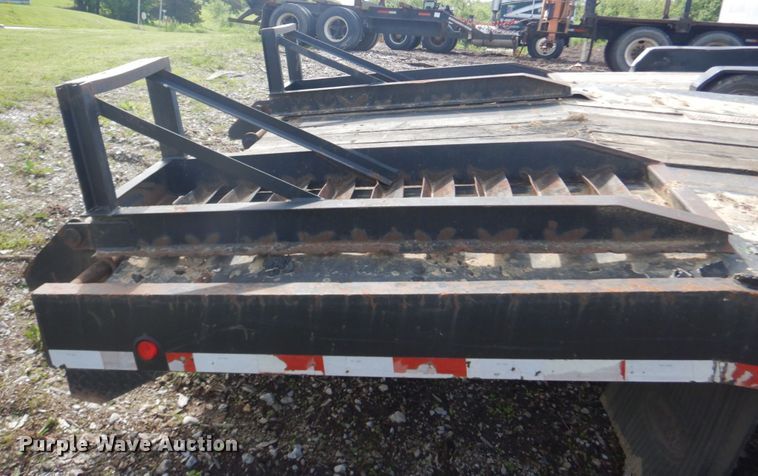 image for item IQ9510 2002 Pro equipment trailer