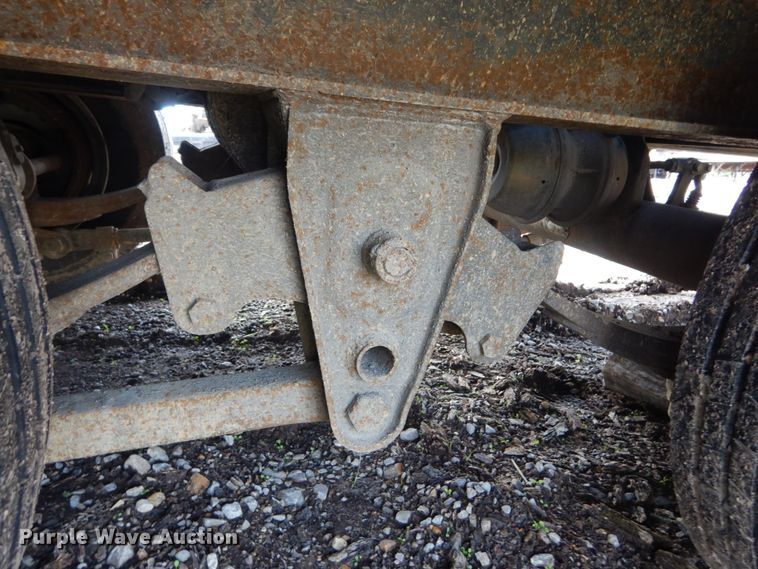 image for item IQ9510 2002 Pro equipment trailer