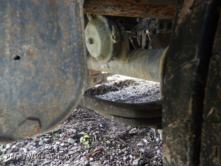 image for item IQ9510 2002 Pro equipment trailer