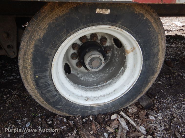 image for item IQ9510 2002 Pro equipment trailer