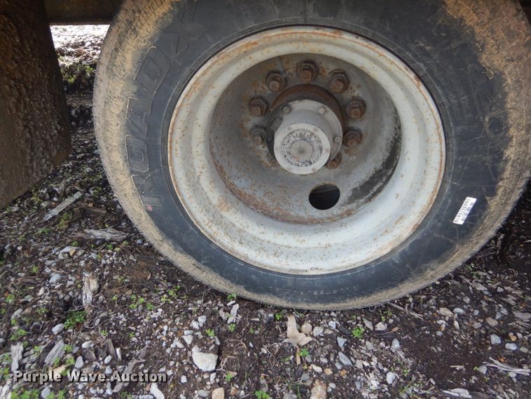 image for item IQ9510 2002 Pro equipment trailer