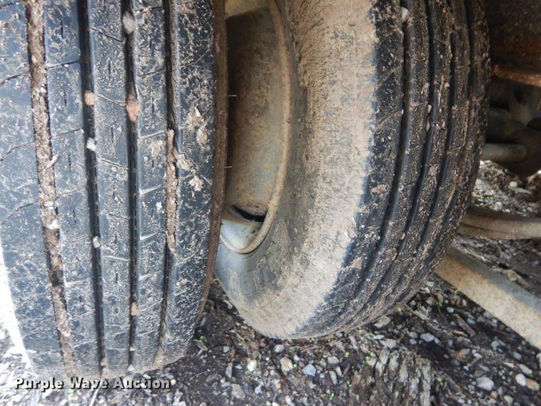 image for item IQ9510 2002 Pro equipment trailer