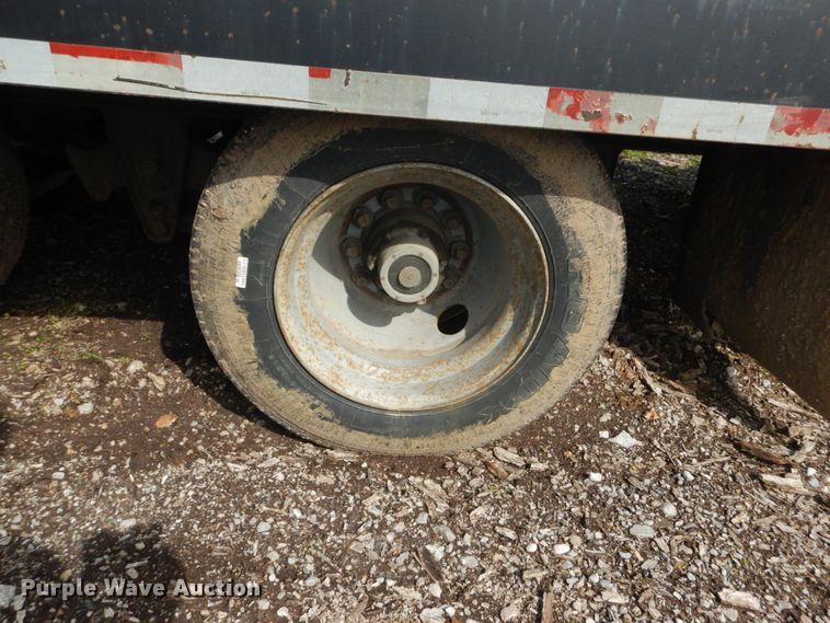 image for item IQ9510 2002 Pro equipment trailer