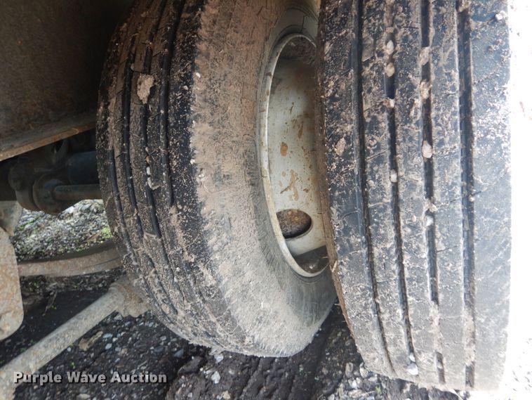 image for item IQ9510 2002 Pro equipment trailer