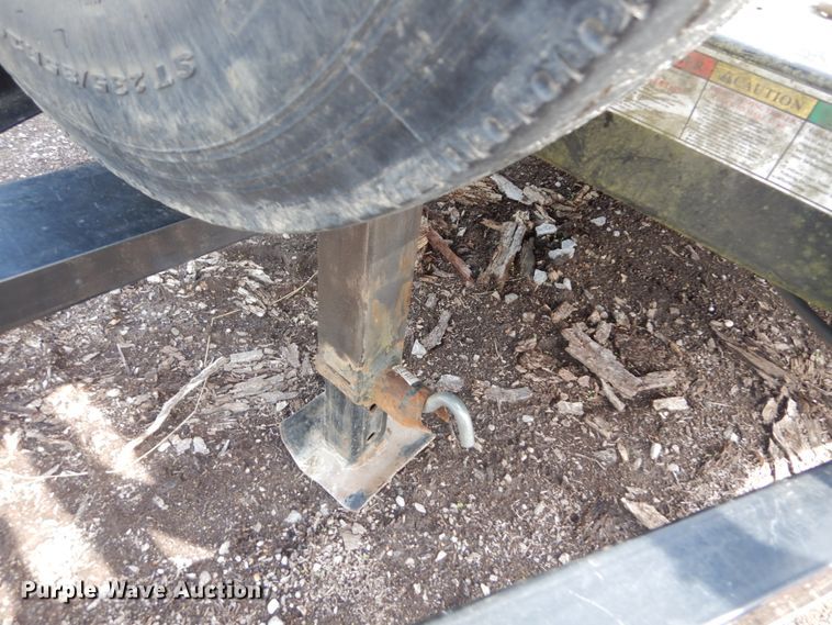 image for item IQ9511 2015 Big Tex 14TL-22BK  tilt deck equipment trailer