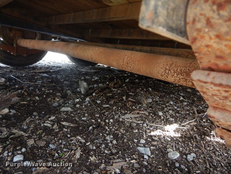 image for item IQ9511 2015 Big Tex 14TL-22BK  tilt deck equipment trailer