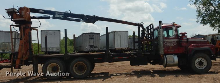 image for item IQ9512 1997 Mack RD688S  log loader truck