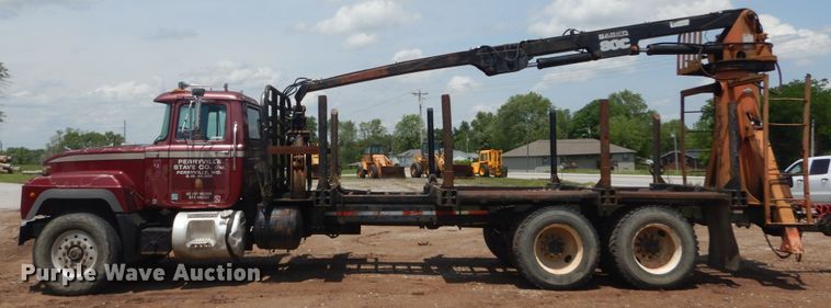 image for item IQ9512 1997 Mack RD688S  log loader truck
