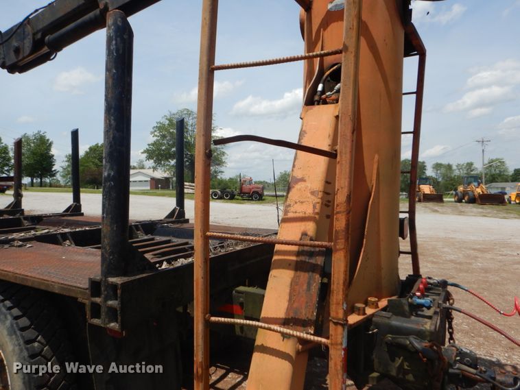 image for item IQ9512 1997 Mack RD688S  log loader truck