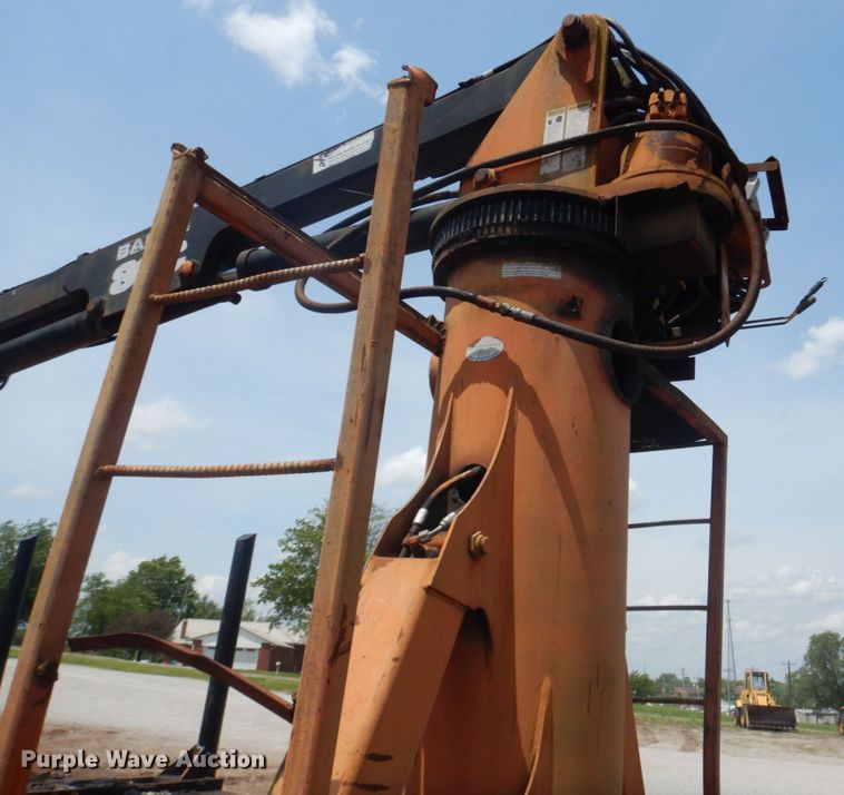 image for item IQ9512 1997 Mack RD688S  log loader truck