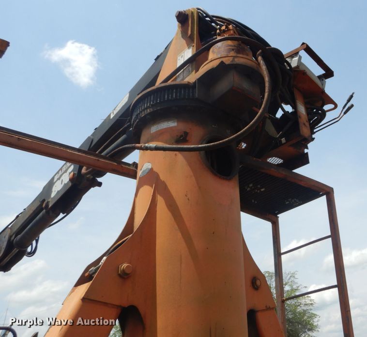 image for item IQ9512 1997 Mack RD688S  log loader truck