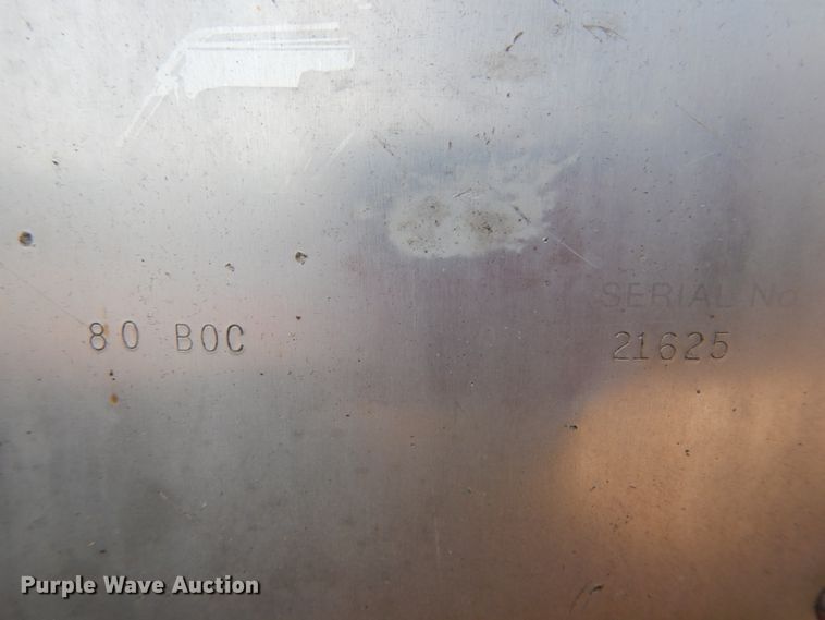 image for item IQ9512 1997 Mack RD688S  log loader truck