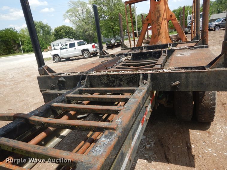 image for item IQ9512 1997 Mack RD688S  log loader truck