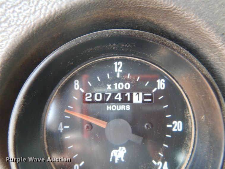 image for item IQ9512 1997 Mack RD688S  log loader truck