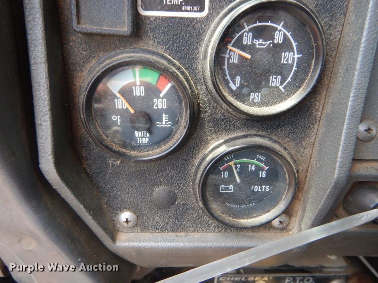 image for item IQ9512 1997 Mack RD688S  log loader truck