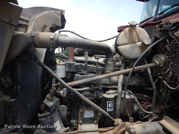 image for item IQ9512 1997 Mack RD688S  log loader truck