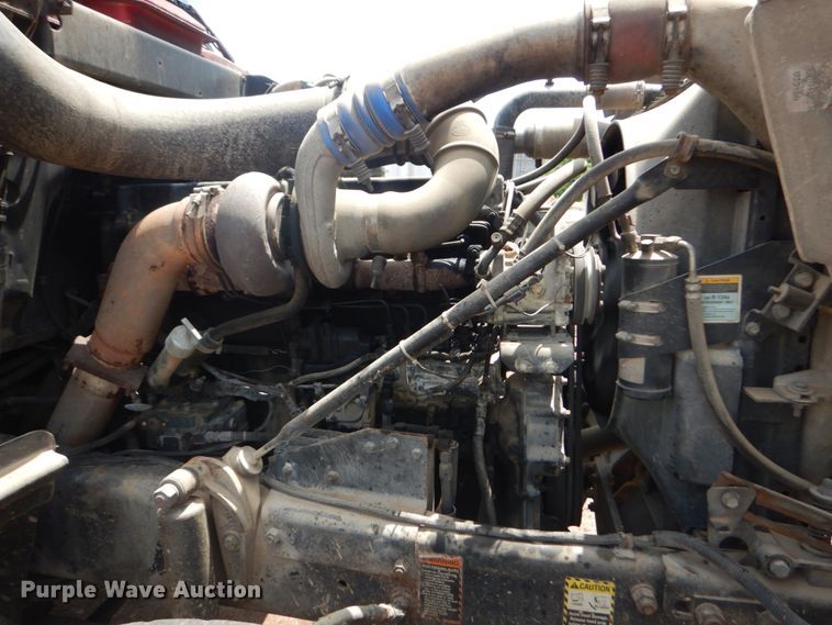 image for item IQ9512 1997 Mack RD688S  log loader truck