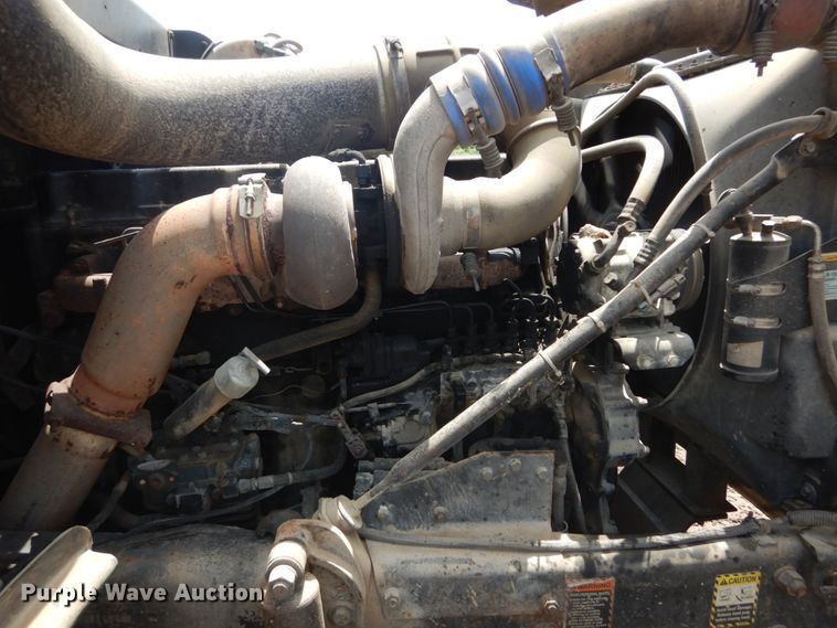 image for item IQ9512 1997 Mack RD688S  log loader truck