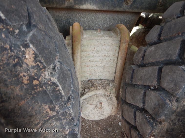 image for item IQ9512 1997 Mack RD688S  log loader truck