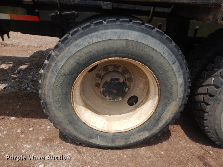 image for item IQ9512 1997 Mack RD688S  log loader truck