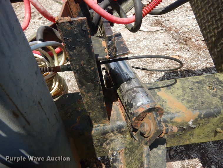 image for item IQ9513 1998 log trailer