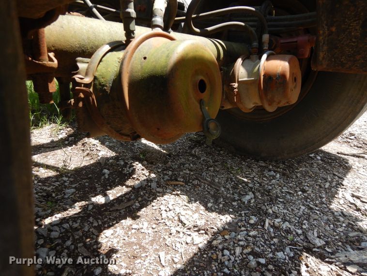 image for item IQ9513 1998 log trailer