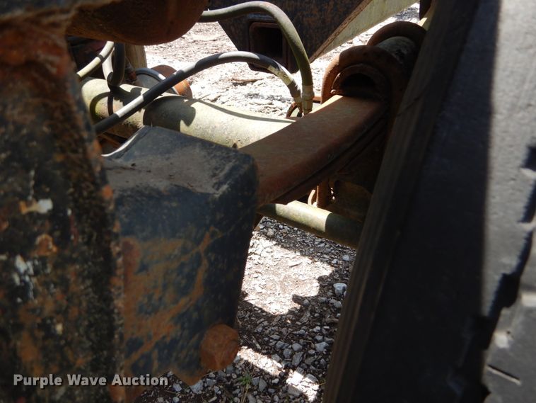 image for item IQ9513 1998 log trailer