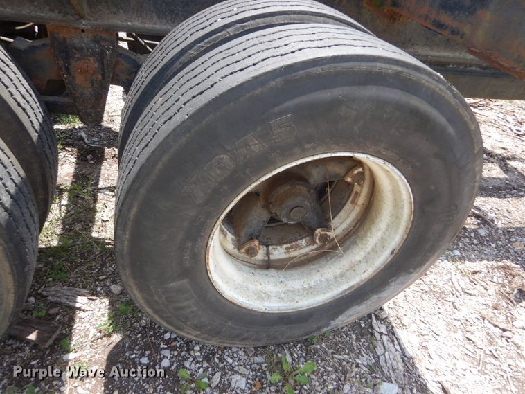 image for item IQ9513 1998 log trailer