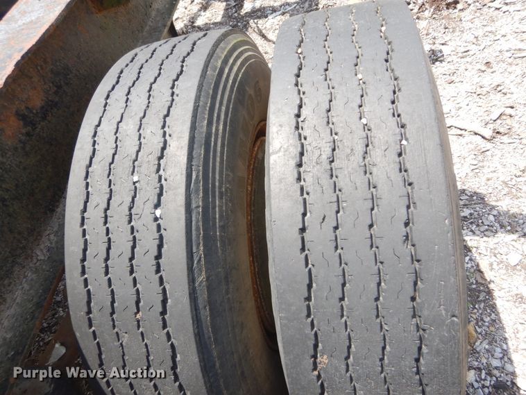 image for item IQ9513 1998 log trailer