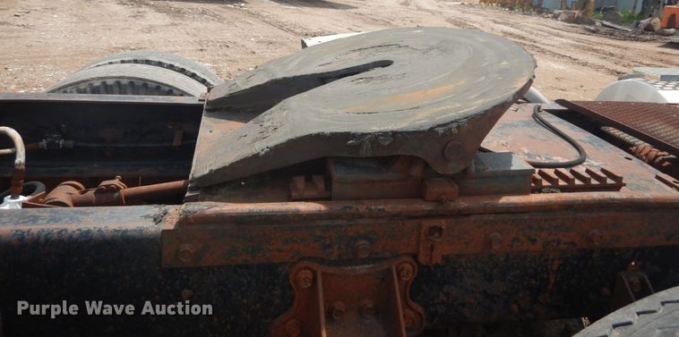 image for item IQ9514 1982 International CO-9670 XL Series  semi truck