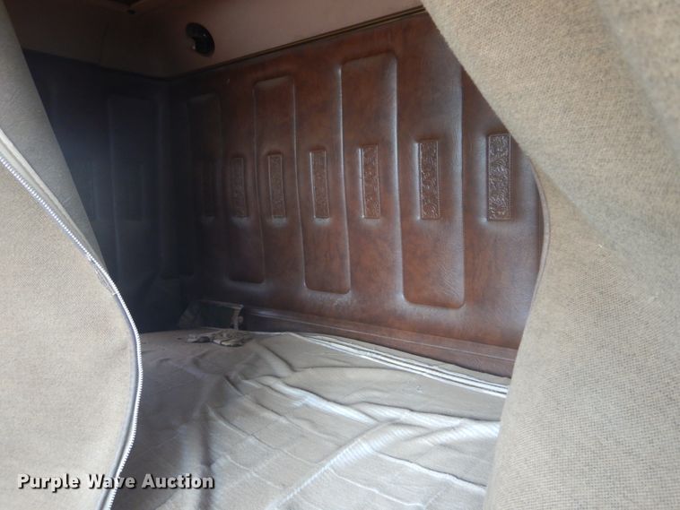 image for item IQ9514 1982 International CO-9670 XL Series  semi truck