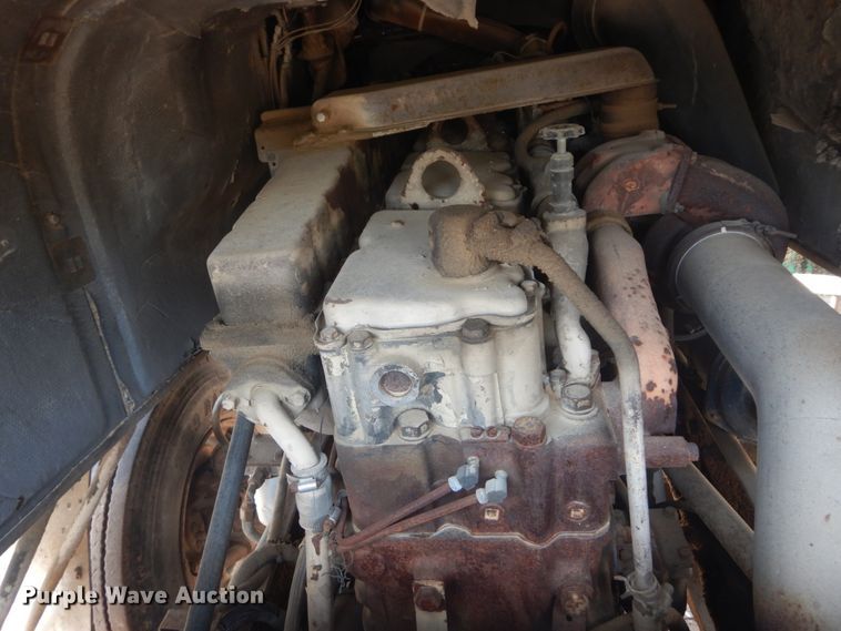 image for item IQ9514 1982 International CO-9670 XL Series  semi truck